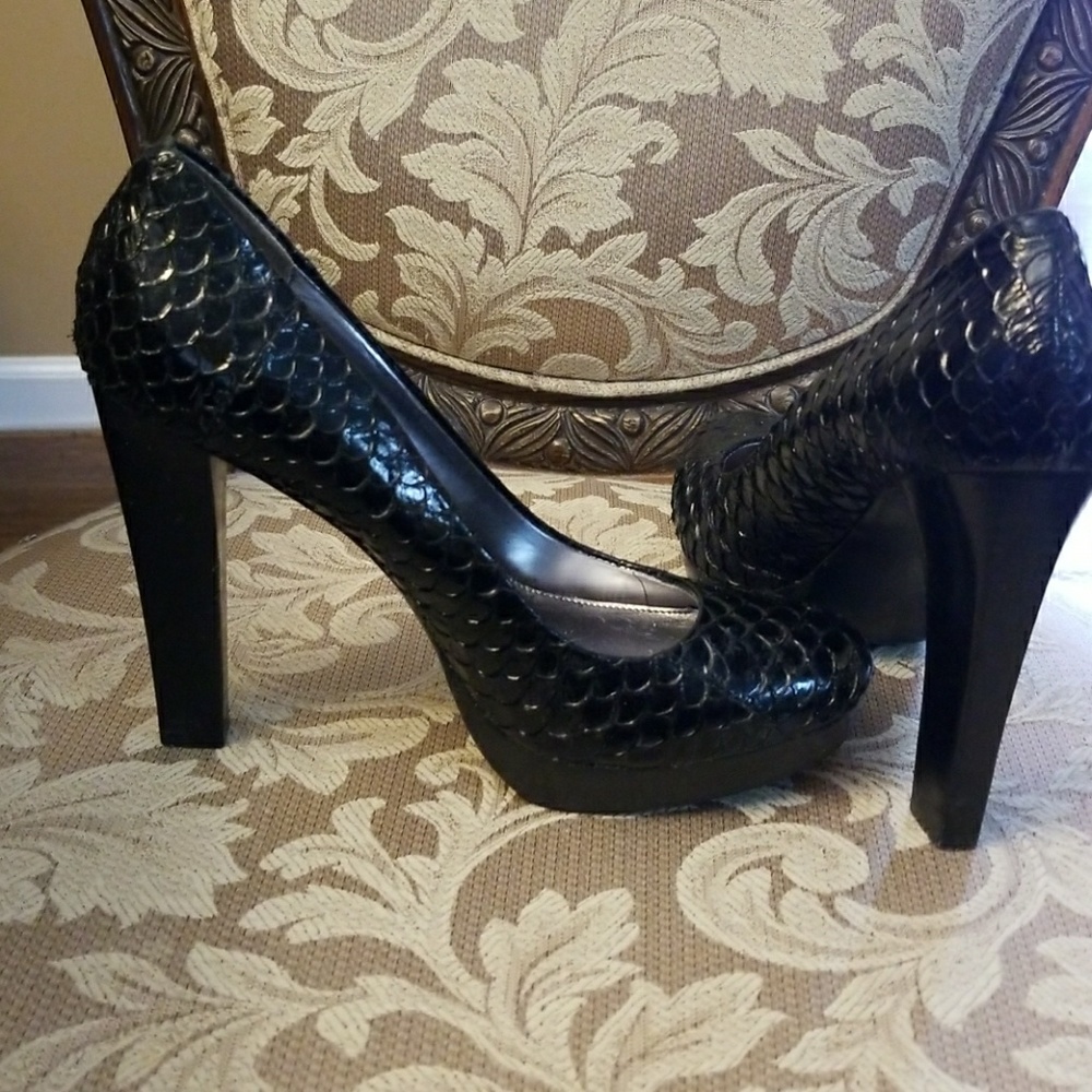 Calvin Klein Black snake print pumps
